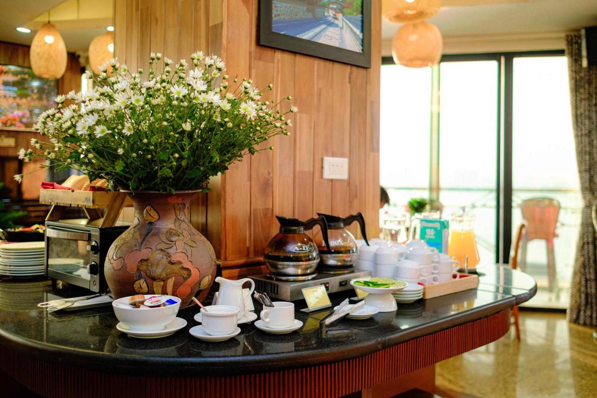Sunset Westlake Hanoi Hotel Bagian luar foto