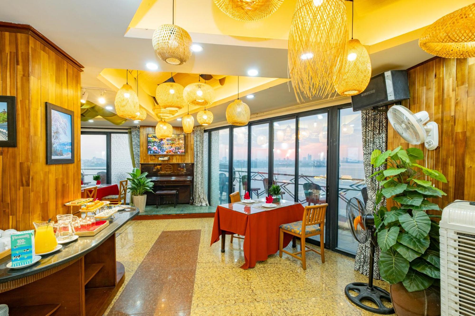 Sunset Westlake Hanoi Hotel Bagian luar foto