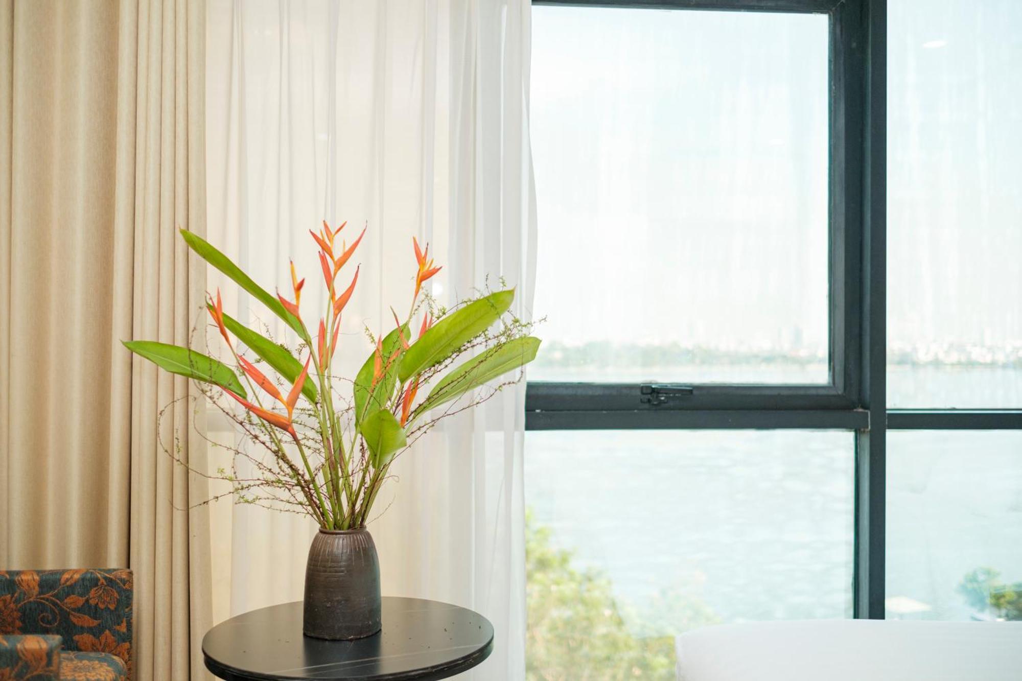 Sunset Westlake Hanoi Hotel Bagian luar foto