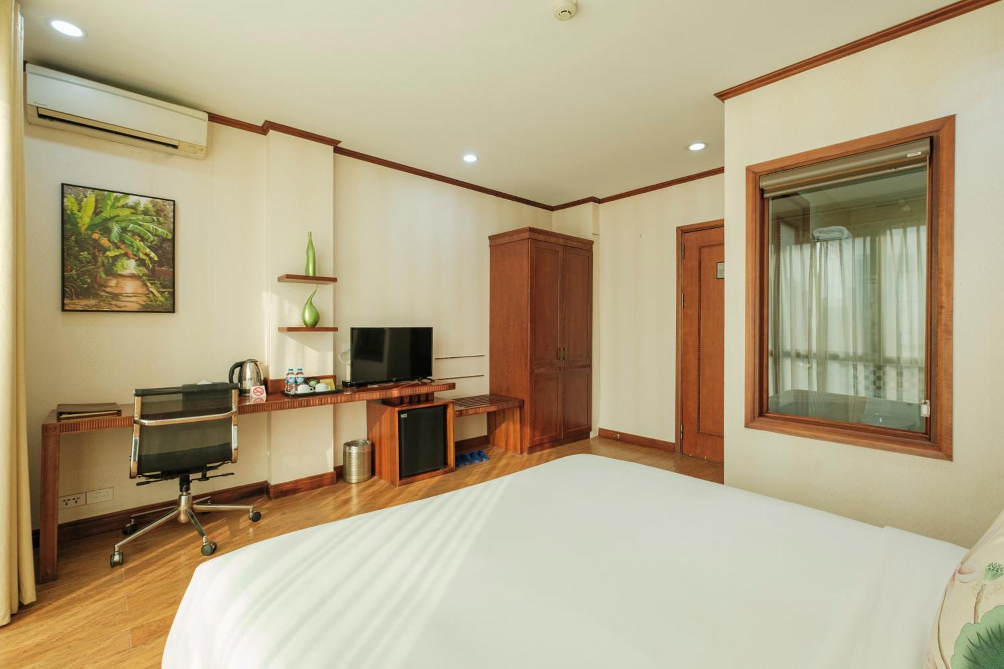 Sunset Westlake Hanoi Hotel Bagian luar foto