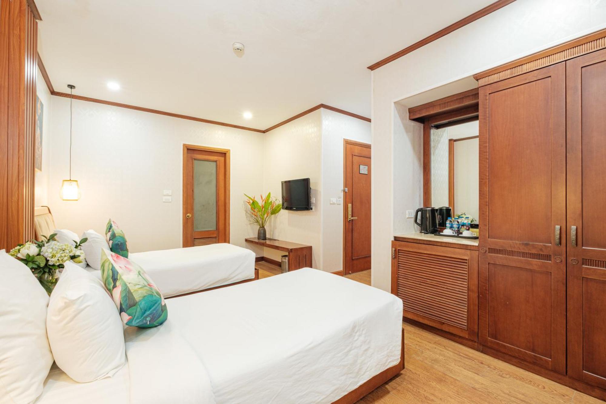 Sunset Westlake Hanoi Hotel Bagian luar foto